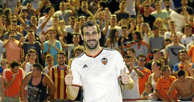 Negredo vuelve a los entrenamientos tras dos meses de lesión