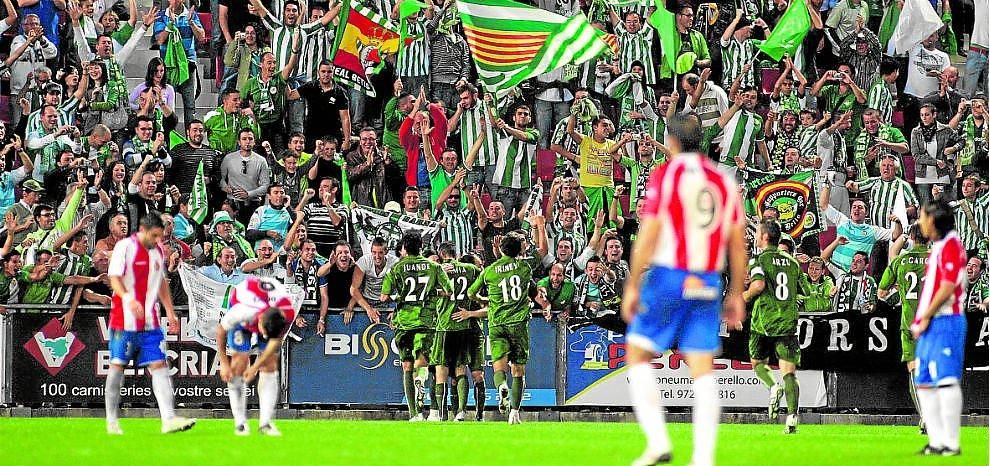 Más de 2.000 aficionados béticos invadirán Montilivi