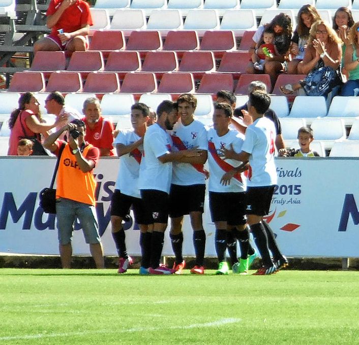 Triunfo del Sevilla Atlético (4-0) con doblete de Juan Muñoz