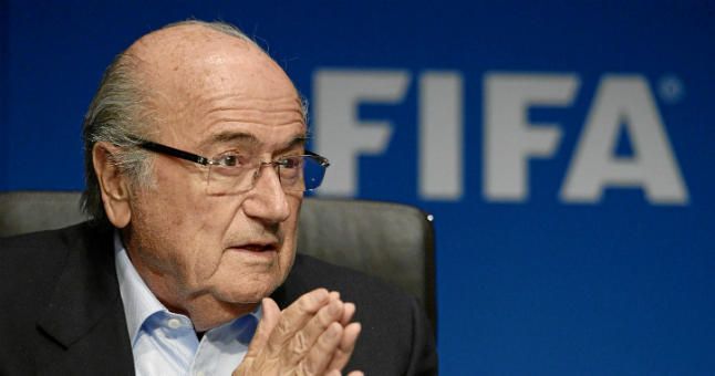Blatter "condena" los incidentes del Serbia-Albania