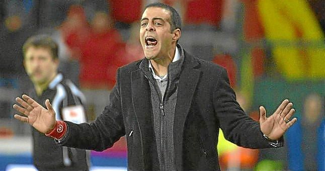 Guy Luzon dimite como técnico del Standard, próximo rival del Sevilla
