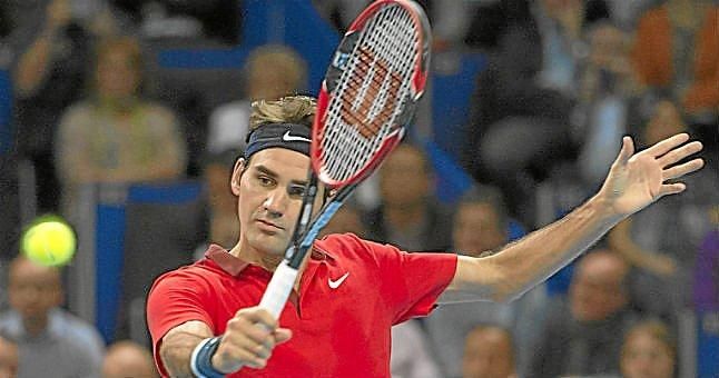 Federer gana el título en casa por sexta vez y está a 500 puntos de Djokovic