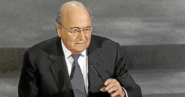 Blatter rechaza la tarjeta blanca de Platini