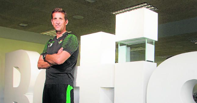 Juan Merino: "Vivimos por la afición y el derbi hay que ganarlo"