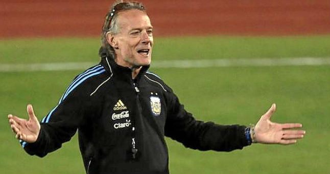 Signorini: "Dejen que Maradona viva y muera como quiera"