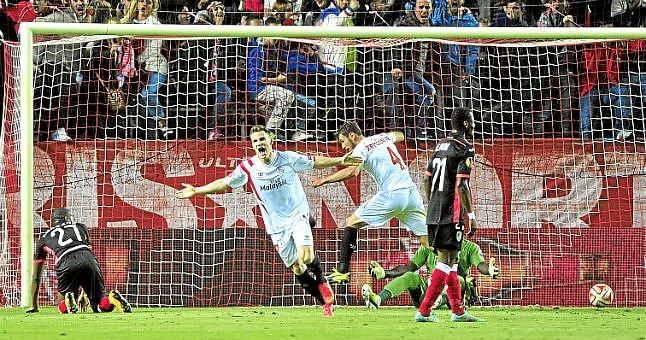 Sevilla F. C. 3-1 Standard: Paso de gigante a dieciseisavos