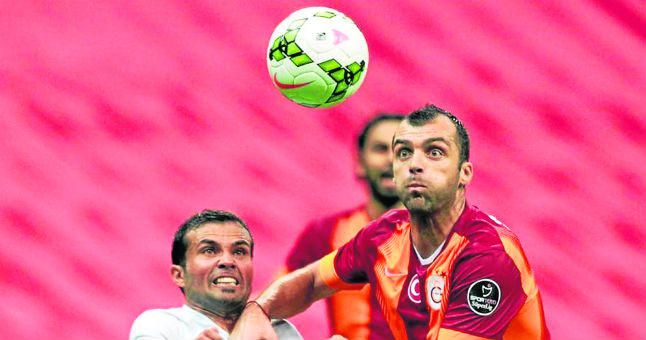 Vuelve a sonar Goran Pandev para el Sevilla