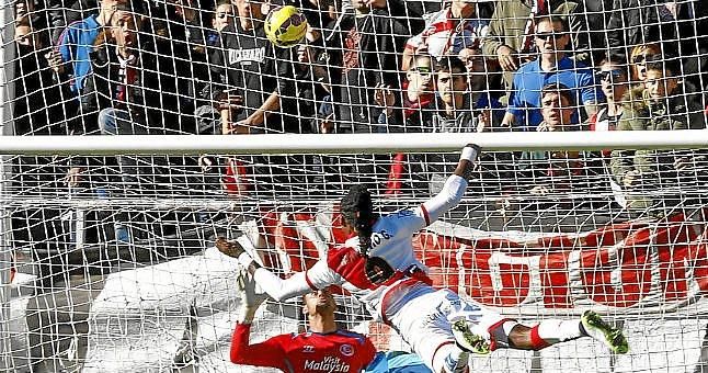 La LFP estudia denunciar los cánticos ofensivos escuchados en Vallecas