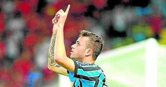 Luan, talento brasileño seguido por el Sevilla