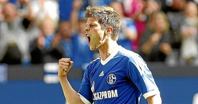 Huntelaar renueva con el Schalke hasta 2017