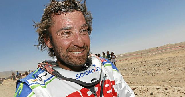 "Chaleco" López se pasa a los coches en el Dakar