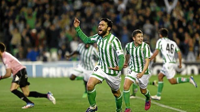 Real Betis 2-1 Girona: Golpe a la lucha por Primera
