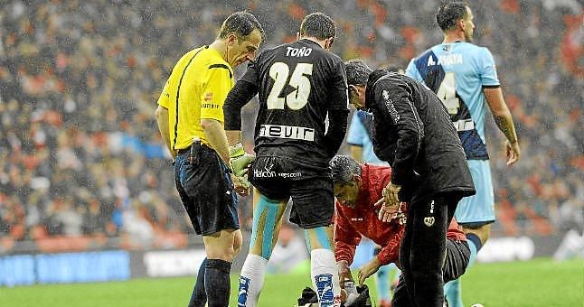 Las lesiones persiguen a los porteros del Rayo Vallecano