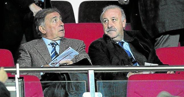 Del Bosque, "atento a todos los nacionales" del Sevilla