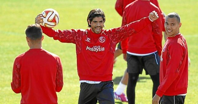 Banega: "Mi prioridad es seguir en el Sevilla"