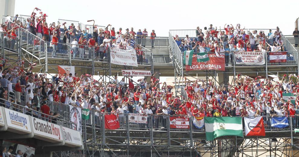 Quejas de los aficionados del Sevilla por el trato de la seguridad