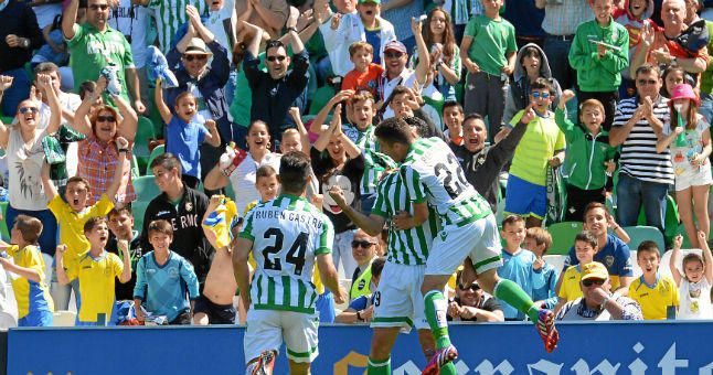 Betis 4-0 Zaragoza: Goleada con sabor a Primera