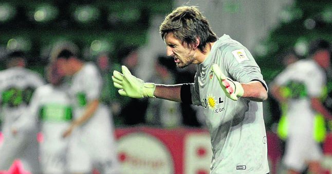 Tottenham y Newcastle piensan en Julián Cuesta