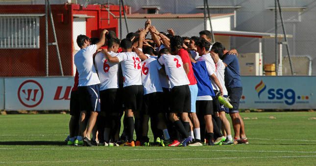 El Sevilla Atlético deja atada la permanencia frente al Cacereño (0-0)