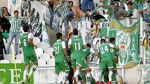 Racing 2-4 Betis: Con aires de Primera