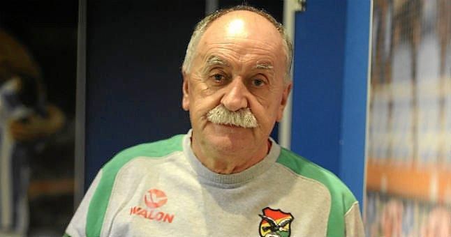 El técnico español Azkargorta deja el Bolívar boliviano