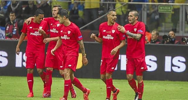 Siete sevillistas en el equipo ideal de la Europa League