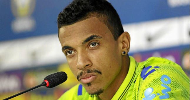 Luiz Gustavo causa baja de Brasil para la Copa América