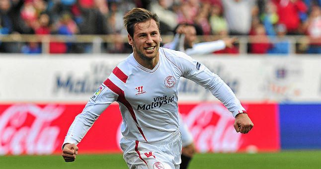 La Premier se arrima con sigilo a 'Krycho'