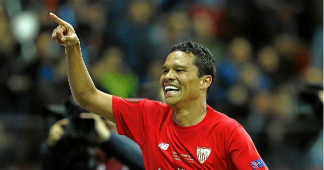 Bacca: "Mi primer sueño es seguir haciendo historia en el Sevilla"