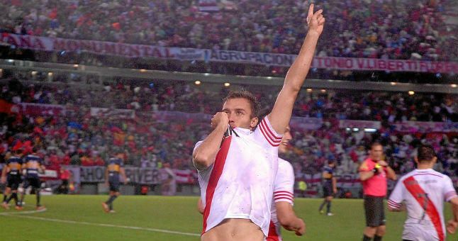 La afición de River, en pie de guerra por Pezzella