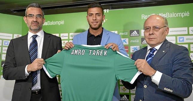 Macià: "Pazzini entra en lo que buscamos, puede ser un objetivo"