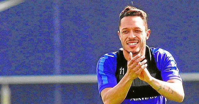 Otro pellizco por Adriano