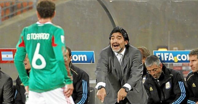 Maradona se solidariza con Panamá y pide repetir partido y echar al árbitro