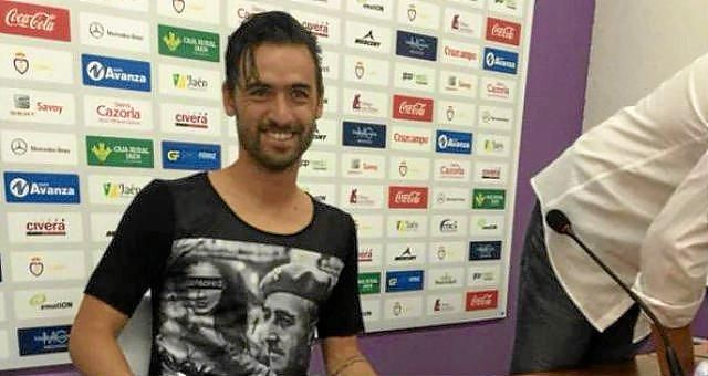 El portugués Nuno Silva subastará la camiseta de Franco para una causa solidaria