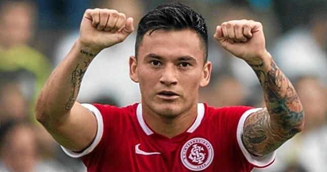 El Bayer Leverkusen ficha al centrocampista chileno Aranguiz hasta 2020