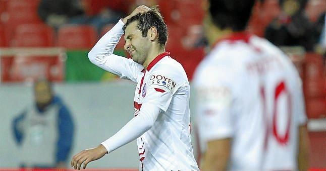 Rusescu rescinde contrato con el Sevilla