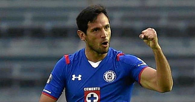 El Cruz Azul anuncia la cesión del paraguayo Santa Cruz al Málaga