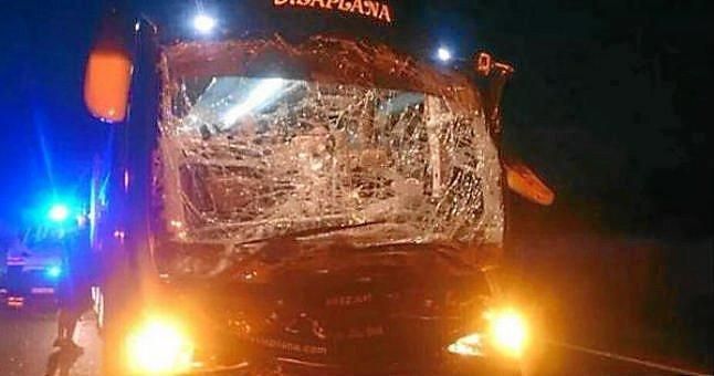 El autobús del Mérida AD sufre un accidente que deja diez heridos leves