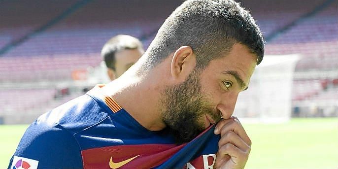 El Barça solicita a la RFEF la inscripción ya de Arda Turan