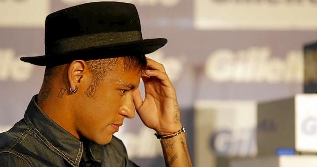Neymar reconoce conversaciones con el Manchester United este verano