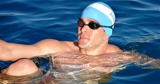 Nadador argentino culmina su sueño de "unir el mundo"