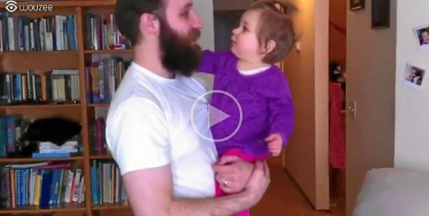 (Vídeo) No reconoce a su padre después de afeitarse