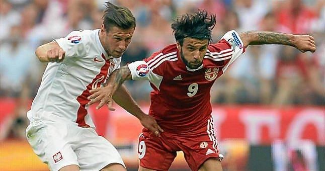 Krychowiak puede ganarse un descanso si sella hoy el pase a la Eurocopa