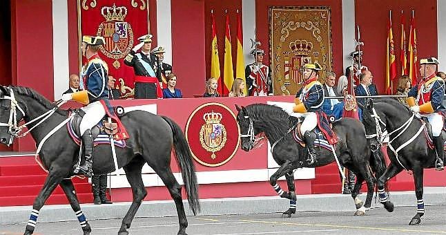 Felipe VI preside el último desfile militar de la legislatura