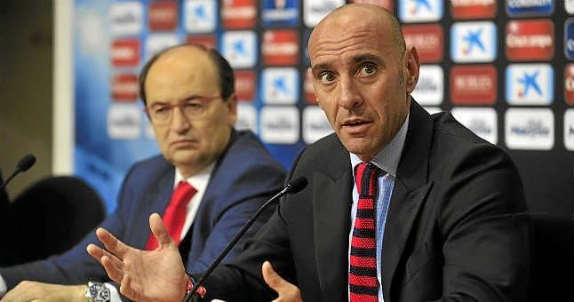 Monchi: "Este verano nos planteamos fichar a Douglas"
