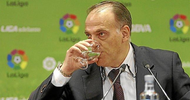 Tebas: "O Villar era muy listo o muy tonto y no se enteraba de nada en la FIFA"