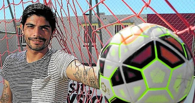 El timón de mando aguarda a Banega