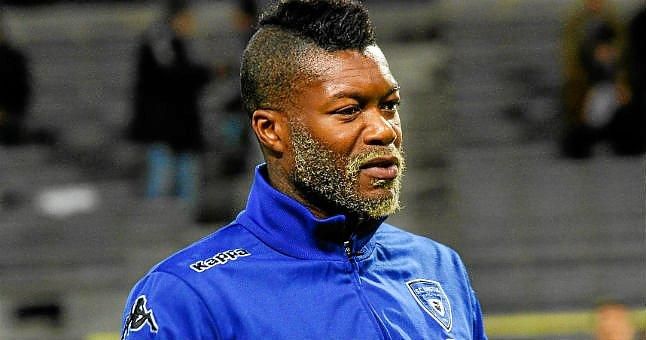El francés Djibril Cissé se retira del fútbol