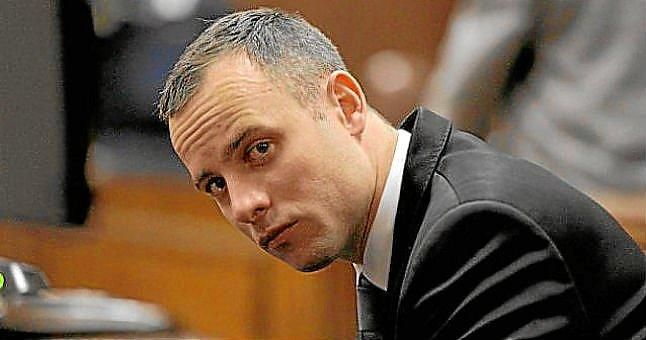 Pistorius sale de prisión y queda bajo arresto domiciliario
