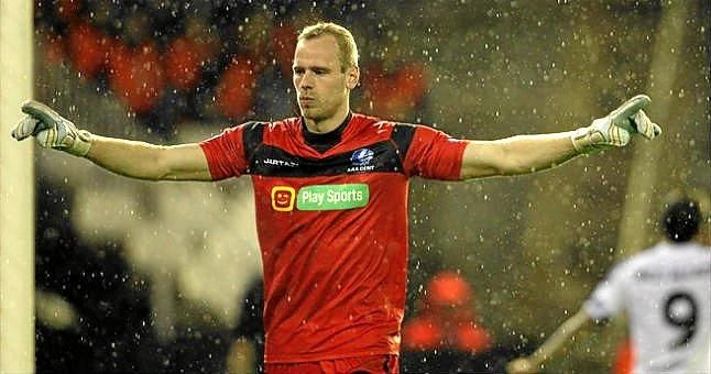 El Sevilla, tras los pasos del portero Matz Sels